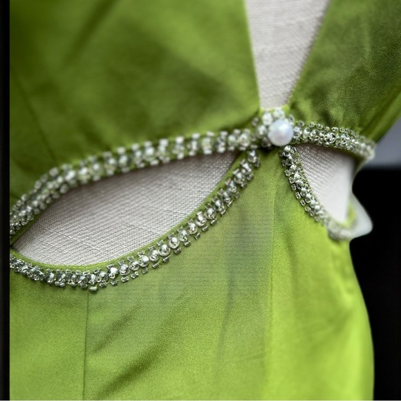 🌻NEW w.Tags MAC DUGGAL Apple Plunge Neck Puff Sleeve Cut Out Gown Size 10 $458 - Picture 6 of 13